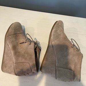 Toms Desert Tan Suede Lace Up Bootie